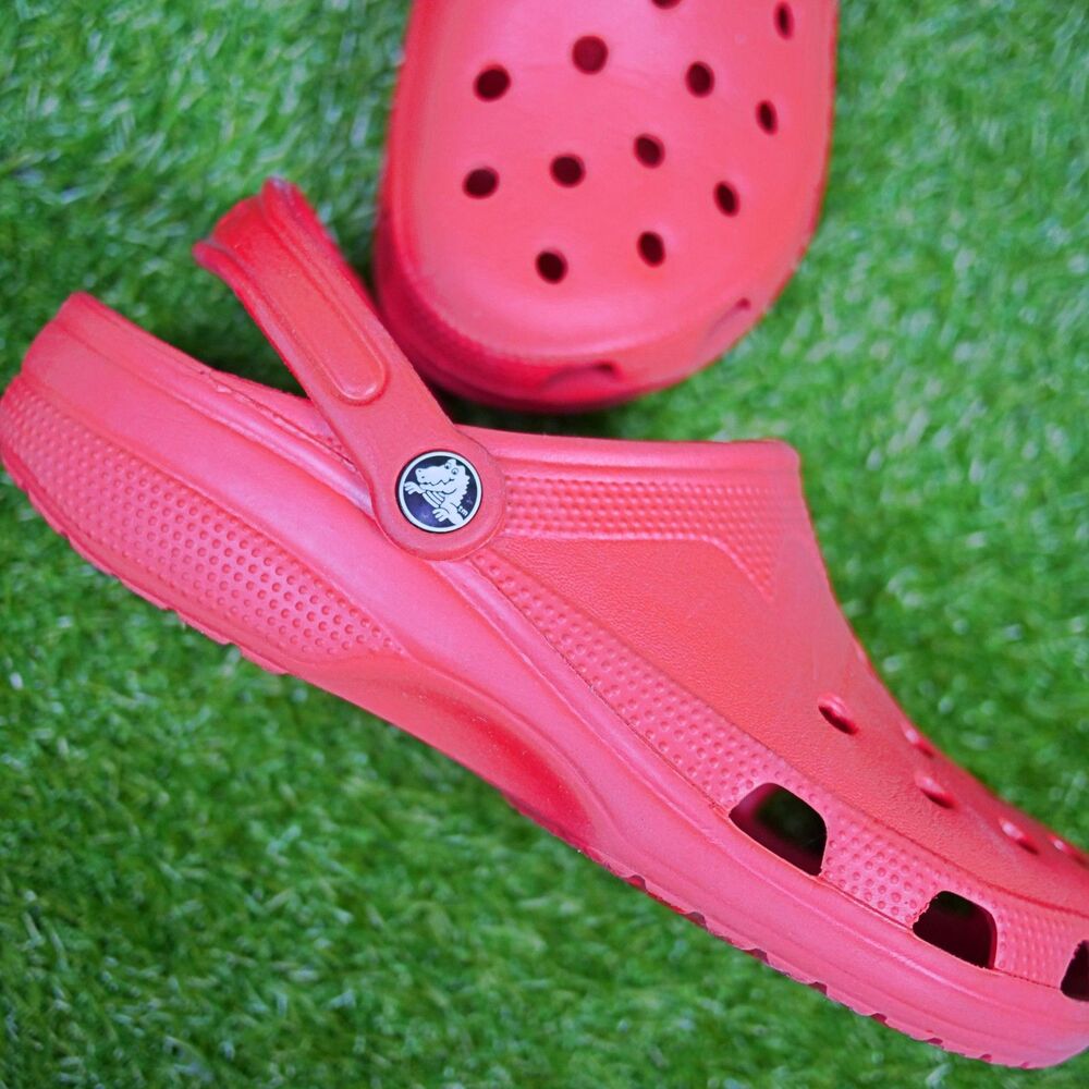 Crocs Classic Clogs - Varsity Red Colorway - Men's 8-9 (Large) Women's 10-11 - Picture 2 of 7